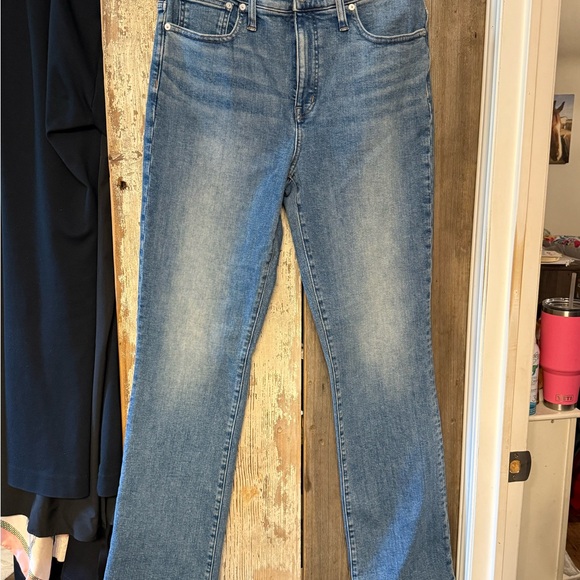 Madewell Denim - Madewell Blue Flare Wide Leg Jeans with Retro Charm size 30 Tall. Mid-rise